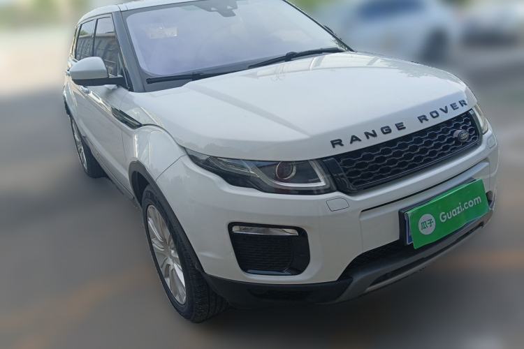Used Land Rover Range Evoque 2018 240 PS SE Smart Brilliance Edition Front Right 45 Deg