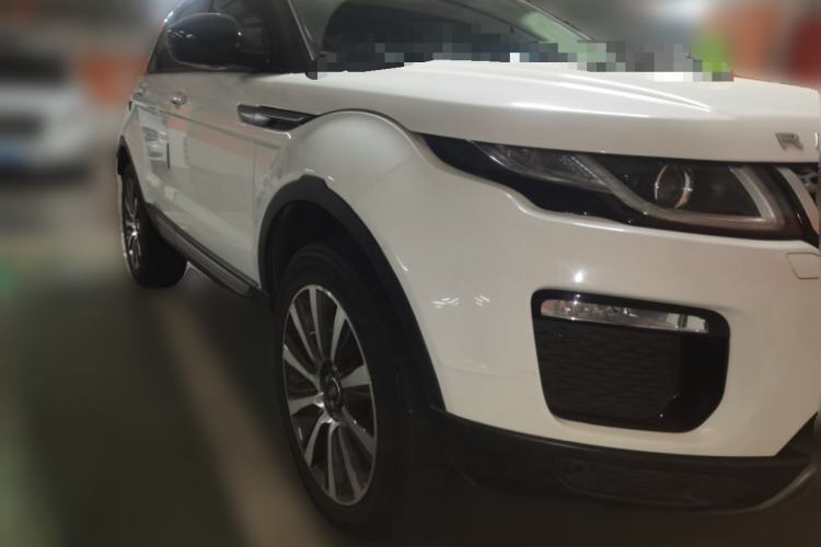 Used Land Rover Range Evoque 2018 240 PS SE Smart Brilliance Edition Front Right 45 Deg