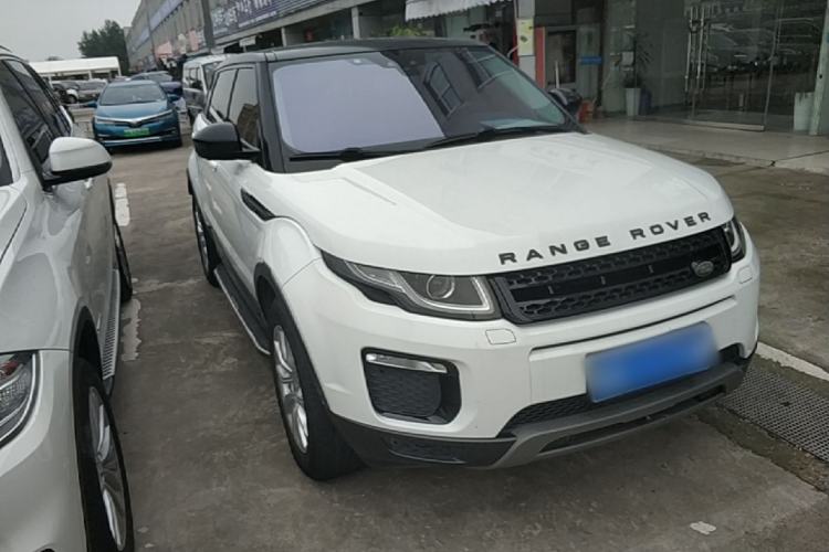 Used Land Rover Range Evoque 2018 240PS PURE Style Edition Front Right 45 Deg