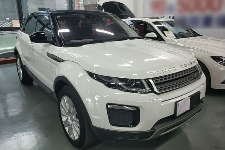 Used Land Rover Range Evoque 2018 240 PS SE Smart Brilliance Edition Front Right 45 Deg