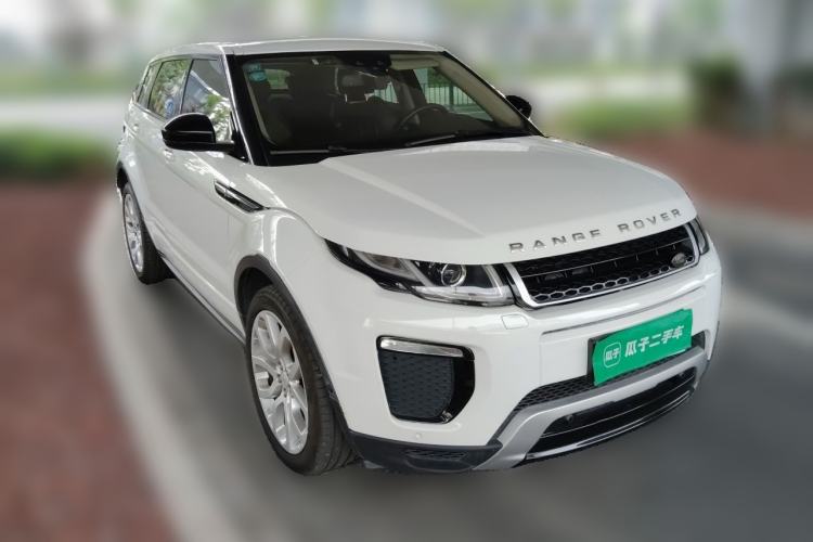 Used Land Rover Range Evoque 2018 240 PS SE DYNAMIC Smart Edition Front Right 45 Deg