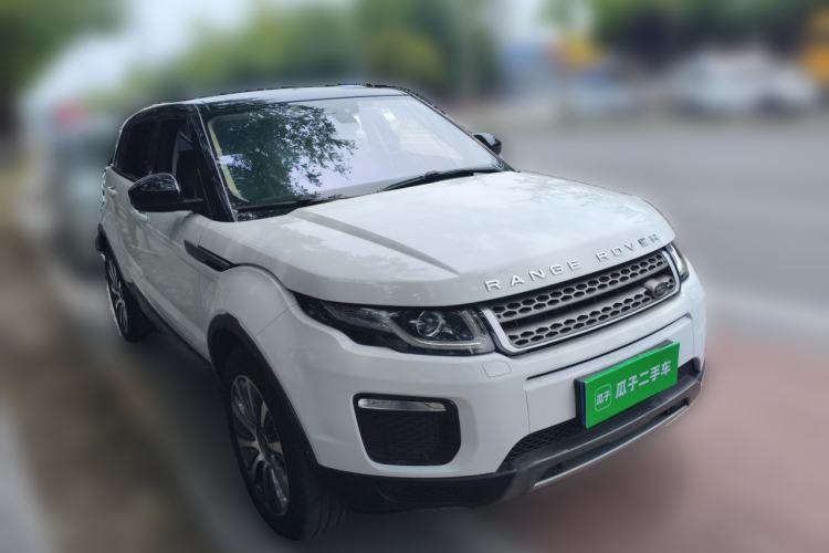 Used Land Rover Range Evoque 2018 240 PS SE Smart Brilliance Edition Front Right 45 Deg