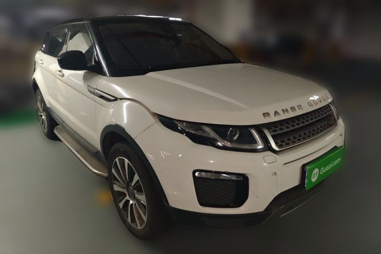 Used Land Rover Range Evoque 2018 240 PS SE Smart Brilliance Edition Front Right 45 Deg