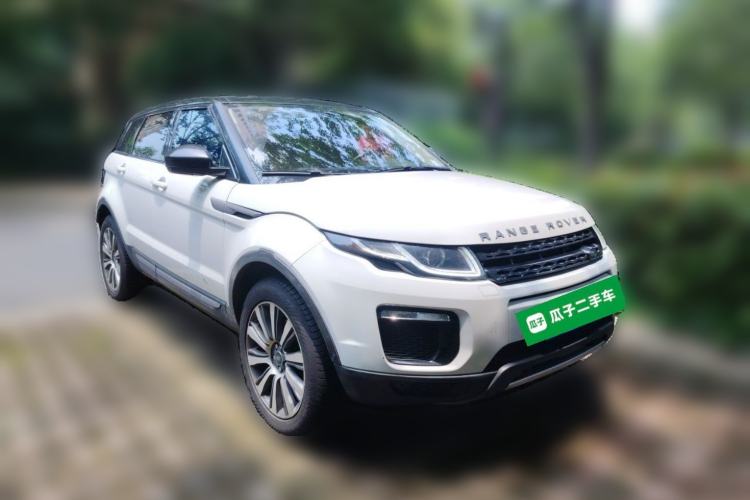 Used Land Rover Range Evoque 2018 240 PS SE Smart Brilliance Edition Front Right 45 Deg