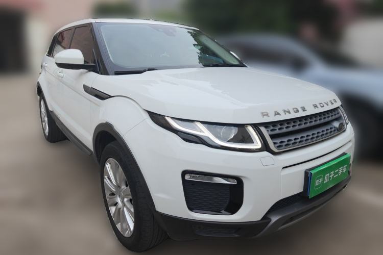 Used Land Rover Range Evoque 2018 240 PS SE Smart Brilliance Edition Front Right 45 Deg