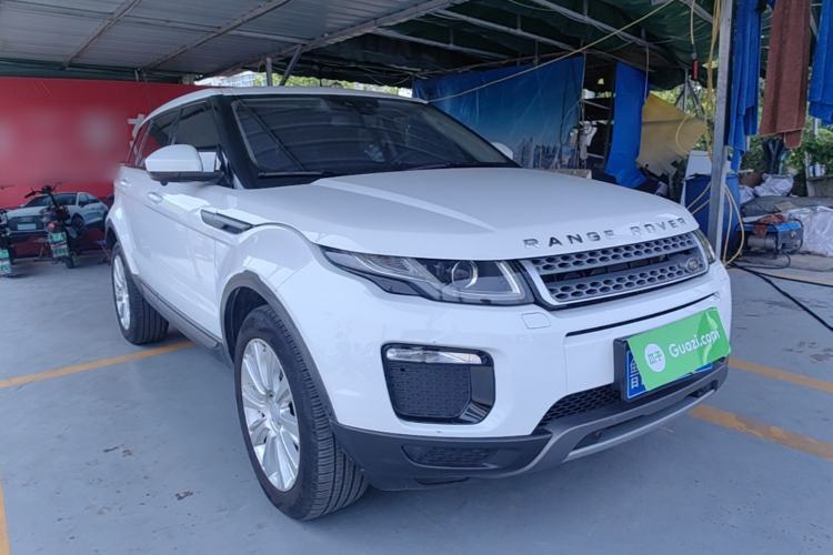 Used Land Rover Range Evoque 2018 240 PS SE Smart Brilliance Edition Front Right 45 Deg