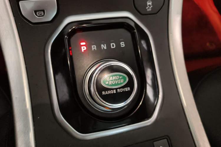 Used Land Rover Range Evoque 2018 240 PS SE Smart Brilliance Edition Gear Lever