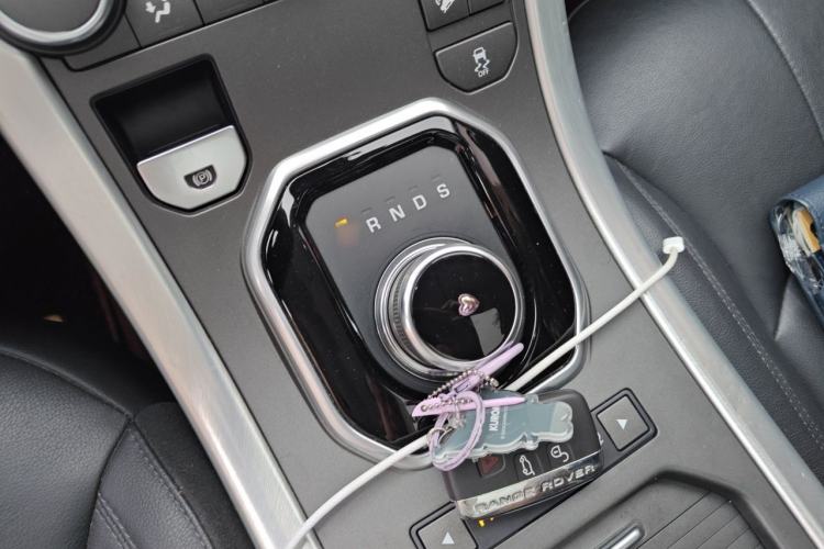 Used Land Rover Range Evoque 2018 240PS PURE Style Edition Gear Lever
