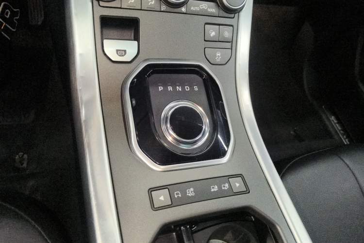 Used Land Rover Range Evoque 2018 240 PS SE Smart Brilliance Edition Gear Lever