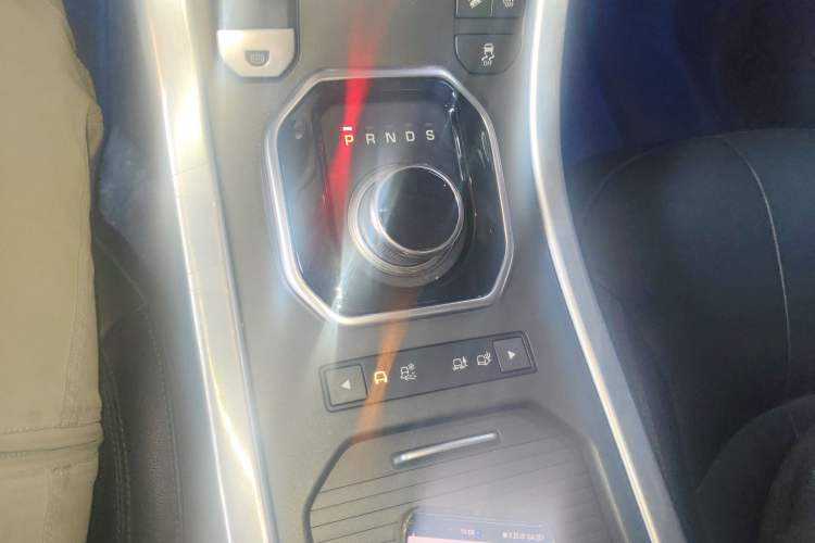 Used Land Rover Range Evoque 2018 240 PS SE Smart Brilliance Edition Gear Lever