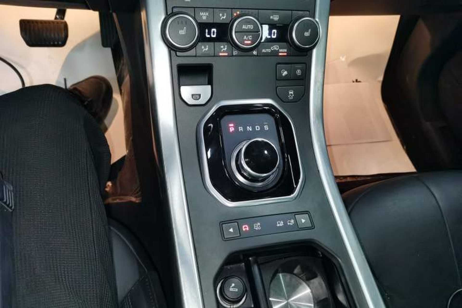 Used Land Rover Range Evoque 2018 240PS PURE Style Edition Gear Lever