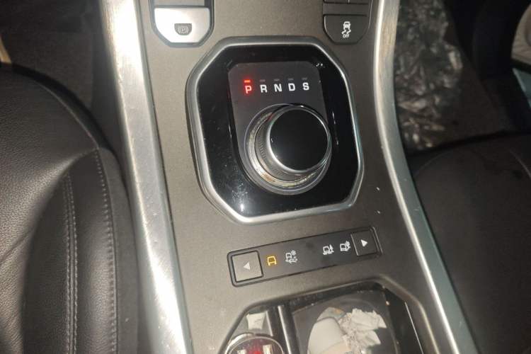 Used Land Rover Range Evoque 2018 200PS PURE New Fashion Edition Gear Lever