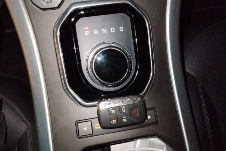 Used Land Rover Range Evoque 2018 240 PS SE DYNAMIC Smart Edition Gear Lever