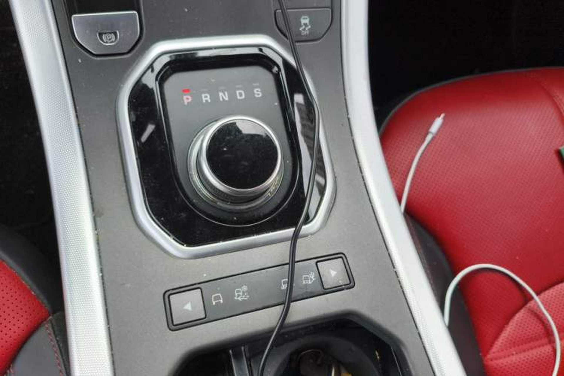 Used Land Rover Range Evoque 2018 240 PS HSE DYNAMIC Convertible Gear Lever