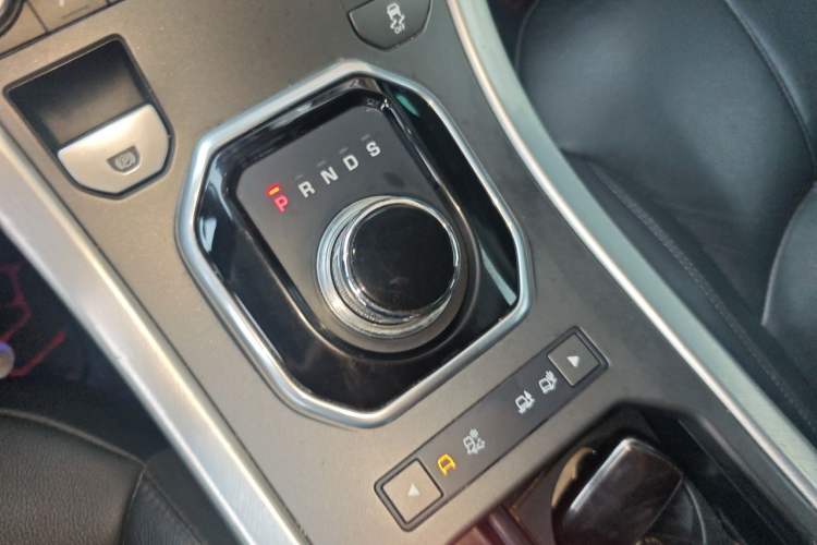 Used Land Rover Range Evoque 2018 200PS PURE New Fashion Edition Gear Lever