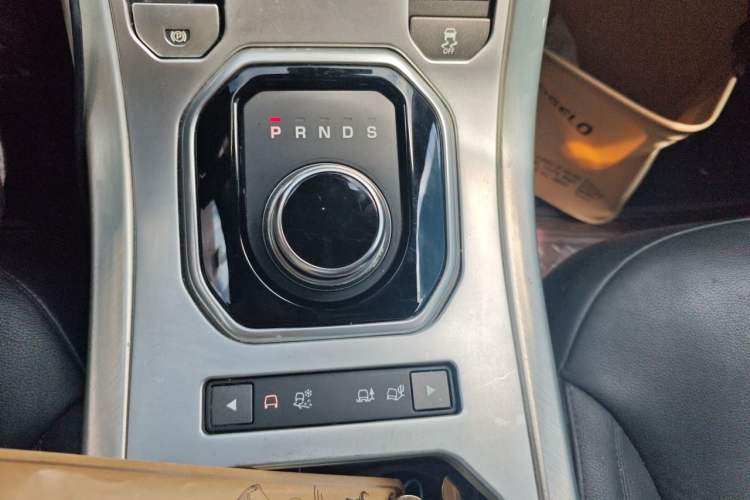 Used Land Rover Range Evoque 2018 240PS PURE Style Edition Gear Lever