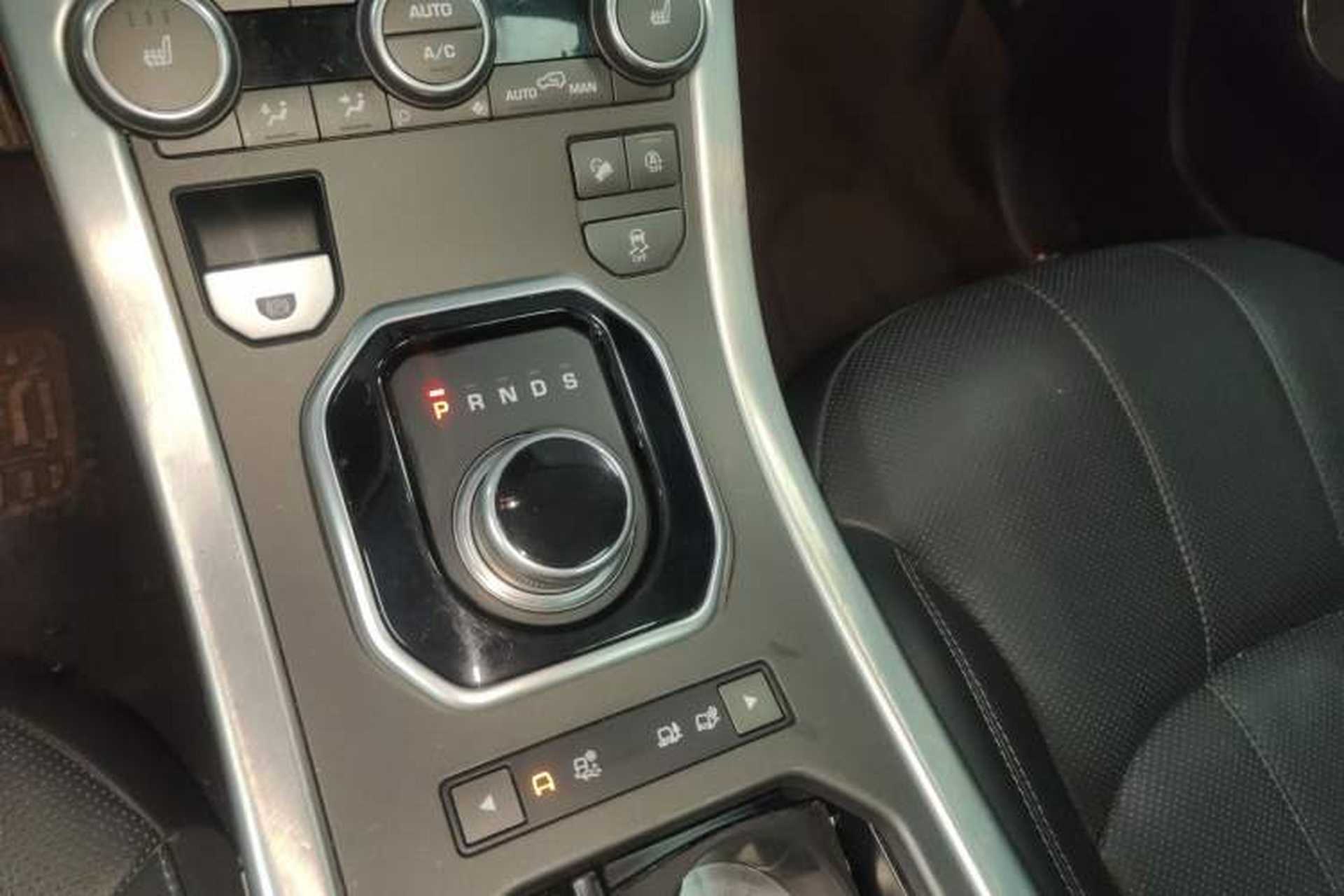 Used Land Rover Range Evoque 2018 240 PS SE DYNAMIC Smart Edition Gear Lever