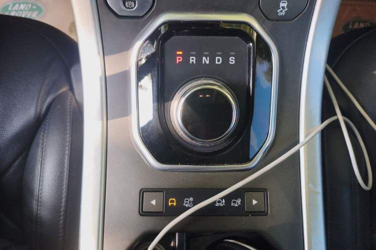 Used Land Rover Range Evoque 2018 200PS PURE New Fashion Edition Gear Lever