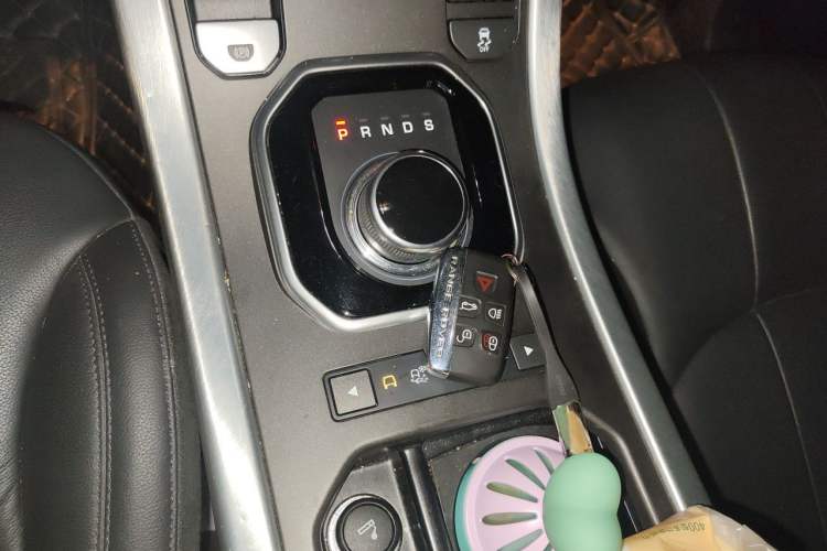 Used Land Rover Range Evoque 2018 200PS PURE New Fashion Edition Gear Lever
