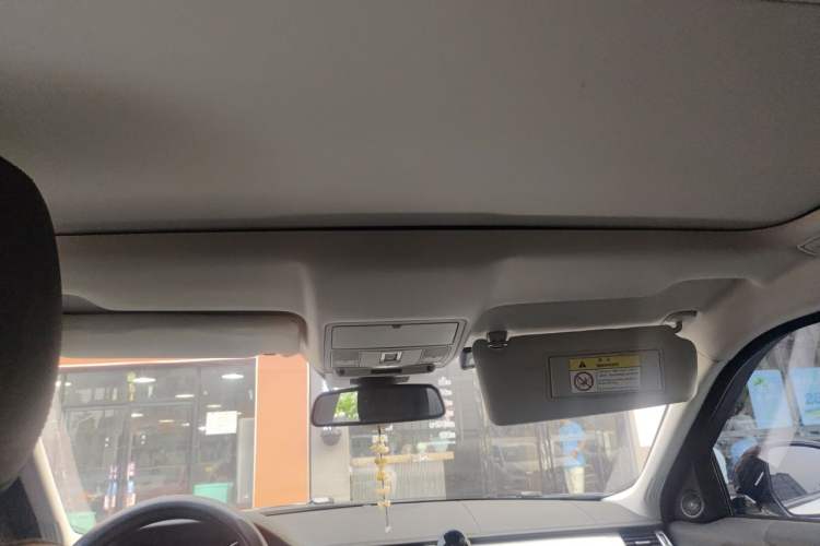 Used Land Rover Range Evoque 2018 240 PS SE Smart Brilliance Edition Headliner