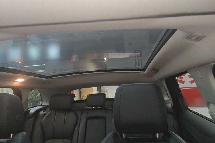 Used Land Rover Range Evoque 2018 240 PS SE Smart Brilliance Edition Headliner