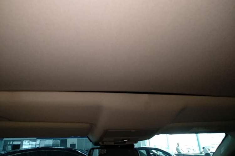 Used Land Rover Range Evoque 2018 240 PS SE Smart Brilliance Edition Headliner
