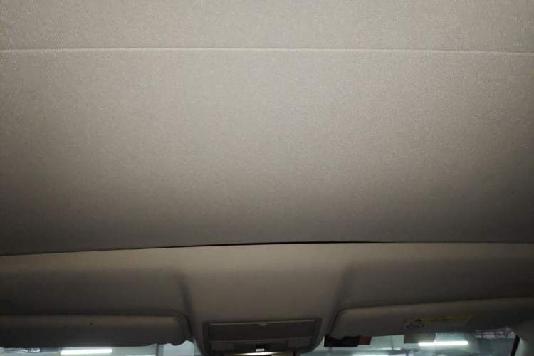 Used Land Rover Range Evoque 2018 240 PS SE Smart Brilliance Edition Headliner