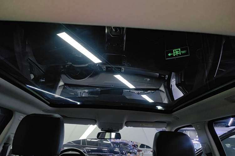 Used Land Rover Range Evoque 2018 240PS PURE Style Edition Headliner