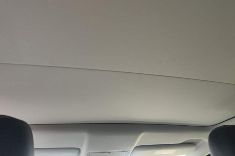 Used Land Rover Range Evoque 2018 240 PS SE Smart Brilliance Edition Headliner