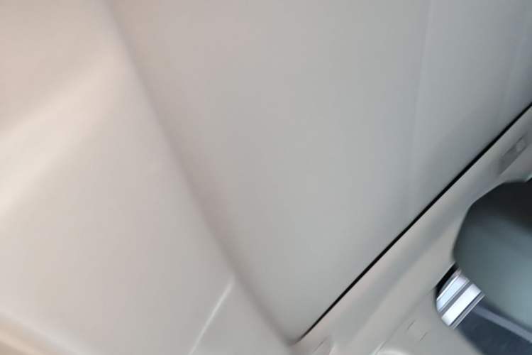 Used Land Rover Range Evoque 2018 240 PS SE Smart Brilliance Edition Headliner