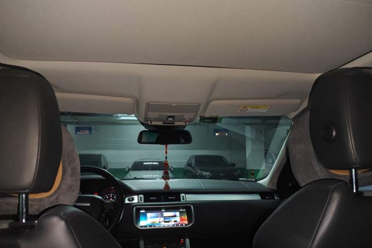 Used Land Rover Range Evoque 2018 240 PS SE Smart Brilliance Edition Headliner