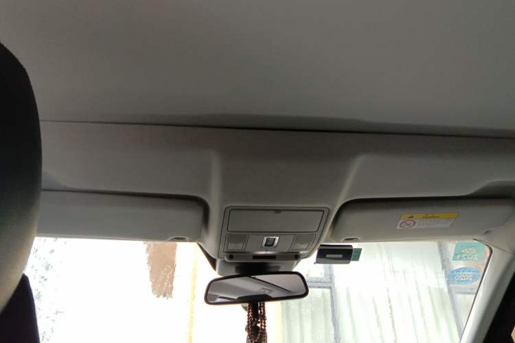 Used Land Rover Range Evoque 2018 240 PS SE Smart Brilliance Edition Headliner