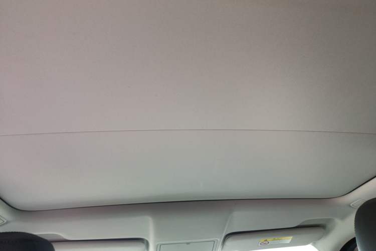 Used Land Rover Range Evoque 2018 240 PS SE Smart Brilliance Edition Headliner