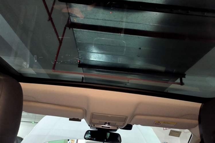 Used Land Rover Range Evoque 2018 240 PS SE Smart Brilliance Edition Headliner