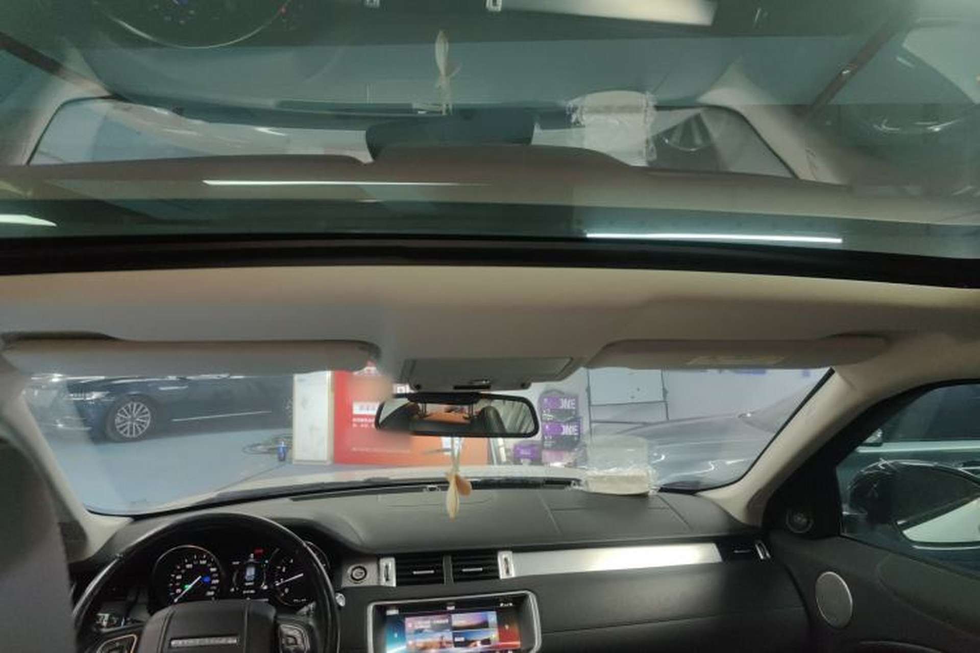 Used Land Rover Range Evoque 2018 240 PS SE DYNAMIC Smart Edition Headliner