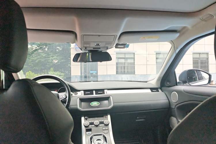 Used Land Rover Range Evoque 2018 240 PS SE Smart Brilliance Edition Headliner