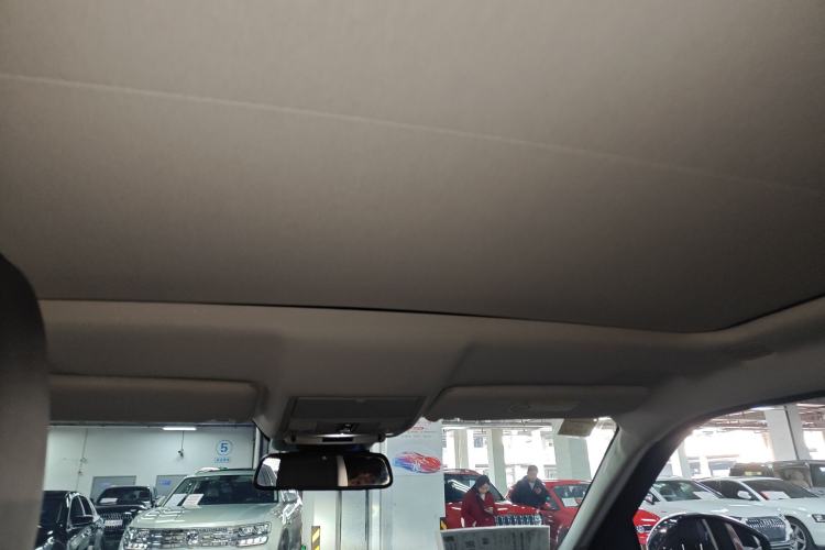 Used Land Rover Range Evoque 2018 240 PS SE Smart Brilliance Edition Headliner