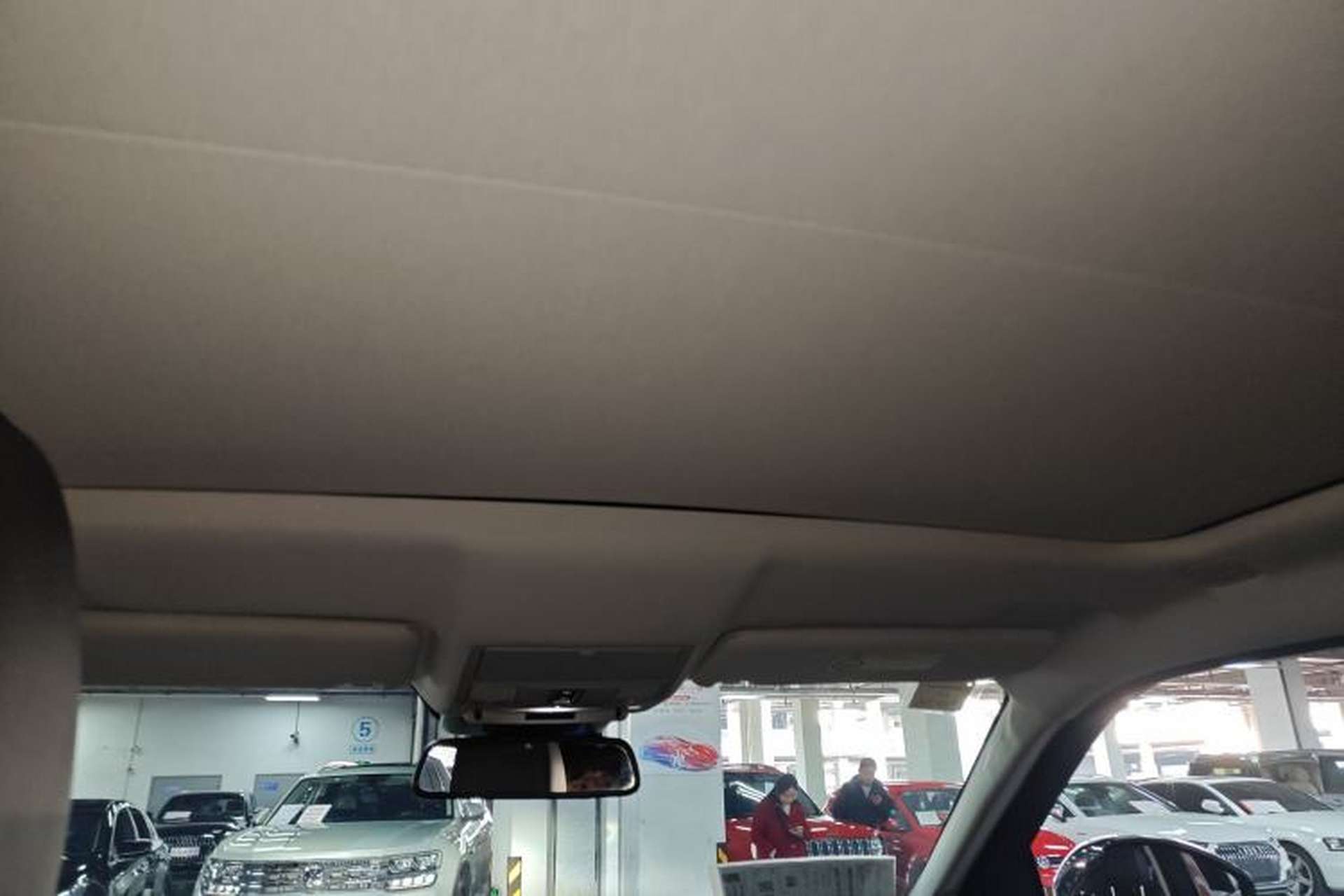 Used Land Rover Range Evoque 2018 240 PS SE Smart Brilliance Edition Headliner