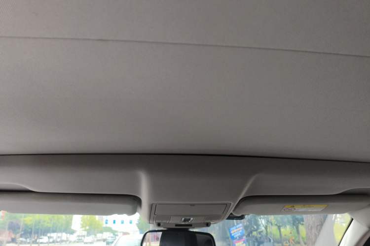 Used Land Rover Range Evoque 2018 240 PS SE Smart Brilliance Edition Headliner