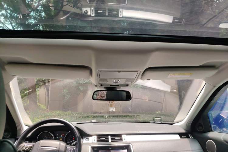 Used Land Rover Range Evoque 2018 240 PS SE Smart Brilliance Edition Headliner