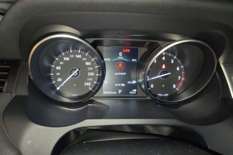 Used Land Rover Range Evoque 2018 240 PS SE Smart Brilliance Edition Instrument Cluster