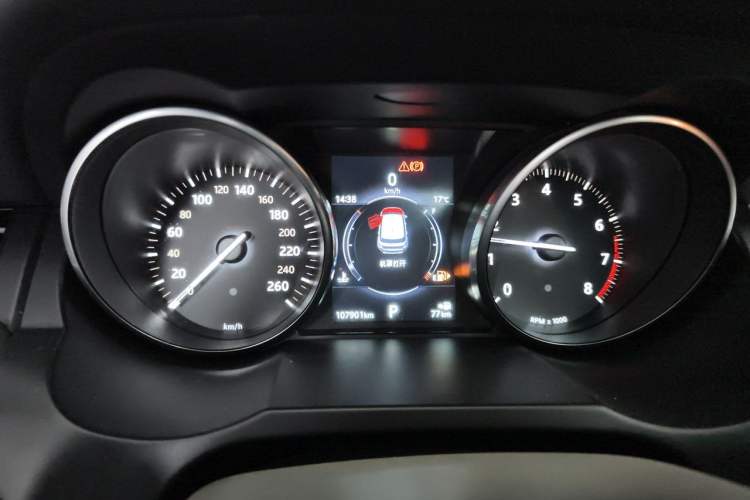 Used Land Rover Range Evoque 2018 240 PS SE Smart Brilliance Edition Instrument Cluster
