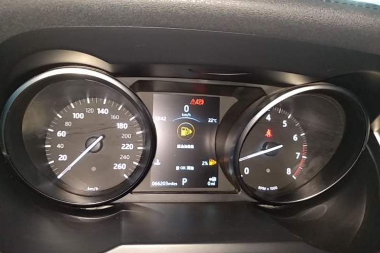 Used Land Rover Range Evoque 2018 240 PS SE Smart Brilliance Edition Instrument Cluster
