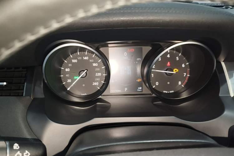 Used Land Rover Range Evoque 2018 240 PS SE Smart Brilliance Edition Instrument Cluster