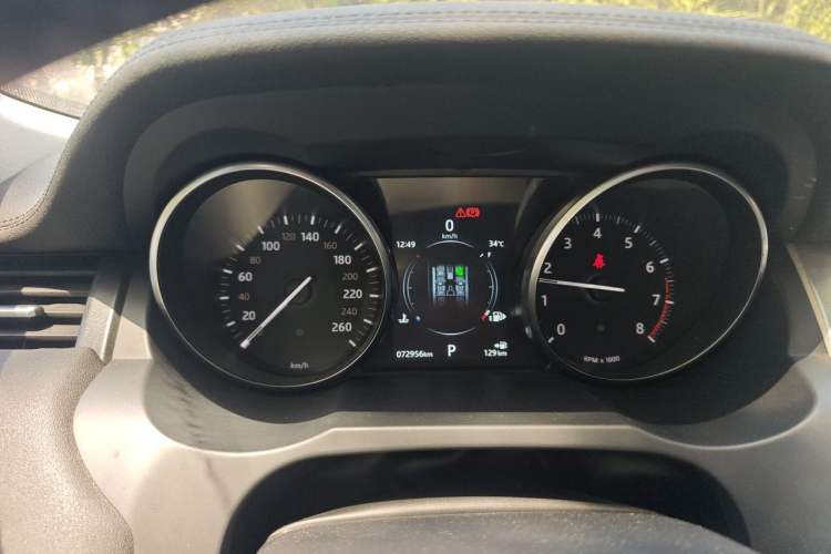 Used Land Rover Range Evoque 2018 240 PS SE Smart Brilliance Edition Instrument Cluster