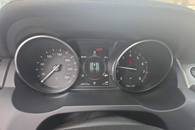 Used Land Rover Range Evoque 2018 240 PS SE Smart Brilliance Edition Instrument Cluster