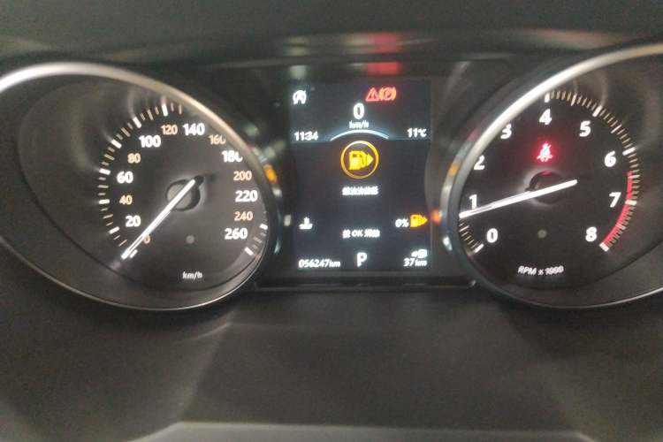 Used Land Rover Range Evoque 2018 240 PS SE DYNAMIC Smart Edition Instrument Cluster