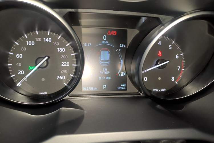 Used Land Rover Range Evoque 2018 240 PS SE Smart Brilliance Edition Instrument Cluster