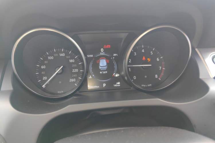 Used Land Rover Range Evoque 2018 240 PS SE DYNAMIC Smart Edition Instrument Cluster