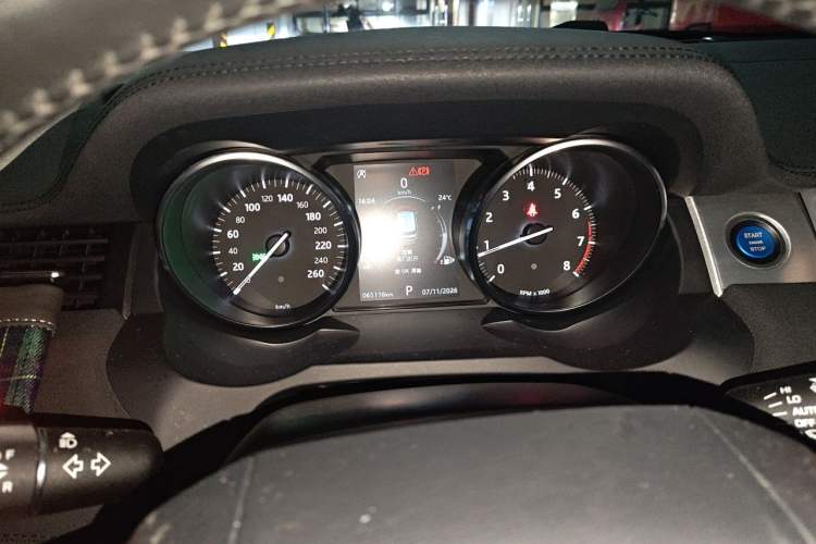 Used Land Rover Range Evoque 2018 240 PS SE Smart Brilliance Edition Instrument Cluster